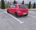 Красный Тойота Ярис, объемом двигателя 1.3 л и пробегом 175 тыс. км за 5500 $, фото 2 на Automoto.ua