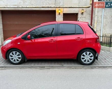 Червоний Тойота Яріс, об'ємом двигуна 1.3 л та пробігом 185 тис. км за 5300 $, фото 3 на Automoto.ua