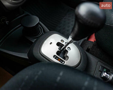 Красный Тойота Ярис, объемом двигателя 1.3 л и пробегом 186 тыс. км за 5425 $, фото 15 на Automoto.ua