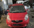 Красный Тойота Ярис, объемом двигателя 1.3 л и пробегом 200 тыс. км за 2400 $, фото 1 на Automoto.ua