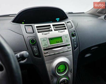 Красный Тойота Ярис, объемом двигателя 1.3 л и пробегом 186 тыс. км за 5425 $, фото 13 на Automoto.ua