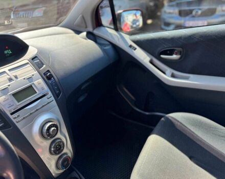 Червоний Тойота Яріс, об'ємом двигуна 1.3 л та пробігом 112 тис. км за 6000 $, фото 11 на Automoto.ua