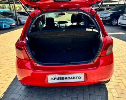Червоний Тойота Яріс, об'ємом двигуна 1.3 л та пробігом 112 тис. км за 6000 $, фото 7 на Automoto.ua