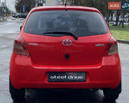 Красный Тойота Ярис, объемом двигателя 1.3 л и пробегом 138 тыс. км за 5899 $, фото 4 на Automoto.ua