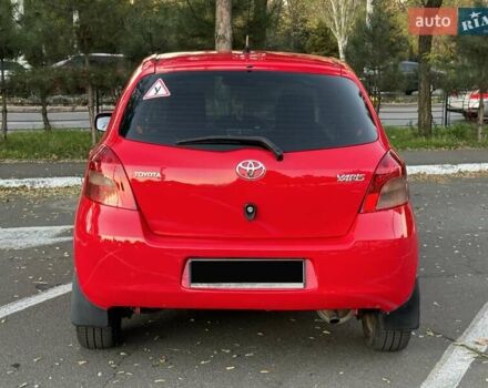 Красный Тойота Ярис, объемом двигателя 1.3 л и пробегом 140 тыс. км за 5900 $, фото 8 на Automoto.ua