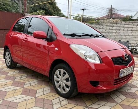 Красный Тойота Ярис, объемом двигателя 1.3 л и пробегом 142 тыс. км за 6000 $, фото 3 на Automoto.ua