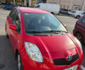 Красный Тойота Ярис, объемом двигателя 1.3 л и пробегом 95 тыс. км за 6500 $, фото 2 на Automoto.ua