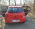 Красный Тойота Ярис, объемом двигателя 1 л и пробегом 190 тыс. км за 5200 $, фото 3 на Automoto.ua