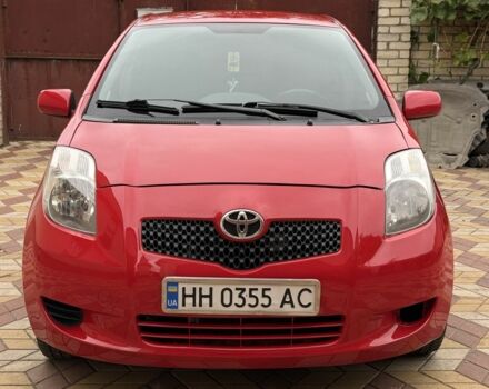 Красный Тойота Ярис, объемом двигателя 1.3 л и пробегом 142 тыс. км за 6000 $, фото 4 на Automoto.ua