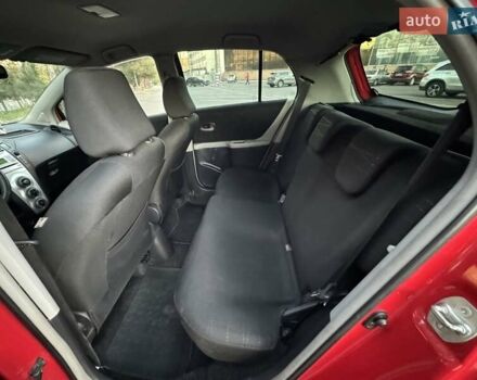 Красный Тойота Ярис, объемом двигателя 1.3 л и пробегом 140 тыс. км за 5900 $, фото 14 на Automoto.ua