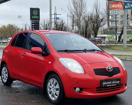 Красный Тойота Ярис, объемом двигателя 1.3 л и пробегом 138 тыс. км за 5899 $, фото 2 на Automoto.ua