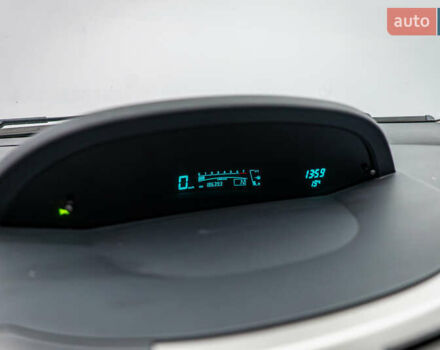 Красный Тойота Ярис, объемом двигателя 1.3 л и пробегом 186 тыс. км за 5425 $, фото 12 на Automoto.ua