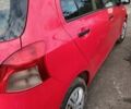 Красный Тойота Ярис, объемом двигателя 1 л и пробегом 214 тыс. км за 4700 $, фото 6 на Automoto.ua