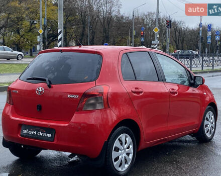 Красный Тойота Ярис, объемом двигателя 1.3 л и пробегом 138 тыс. км за 5899 $, фото 3 на Automoto.ua