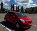 Червоний Тойота Яріс, об'ємом двигуна 1.3 л та пробігом 99 тис. км за 7000 $, фото 1 на Automoto.ua