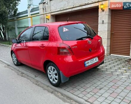 Червоний Тойота Яріс, об'ємом двигуна 1.3 л та пробігом 185 тис. км за 5300 $, фото 4 на Automoto.ua