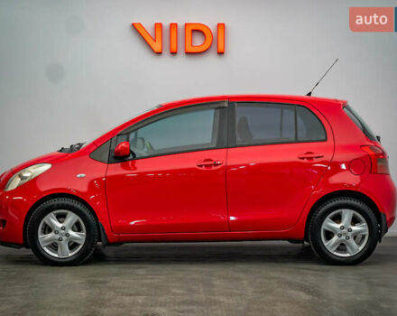Красный Тойота Ярис, объемом двигателя 1.3 л и пробегом 186 тыс. км за 5425 $, фото 2 на Automoto.ua