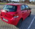 Красный Тойота Ярис, объемом двигателя 1 л и пробегом 43 тыс. км за 4800 $, фото 3 на Automoto.ua