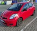 Красный Тойота Ярис, объемом двигателя 1 л и пробегом 43 тыс. км за 4800 $, фото 1 на Automoto.ua