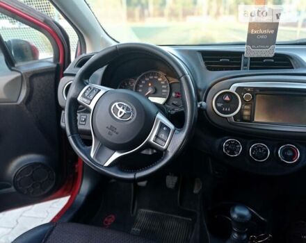 Красный Тойота Ярис, объемом двигателя 1.4 л и пробегом 232 тыс. км за 6500 $, фото 2 на Automoto.ua