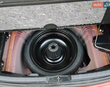 Красный Тойота Ярис, объемом двигателя 1.3 л и пробегом 177 тыс. км за 7600 $, фото 11 на Automoto.ua