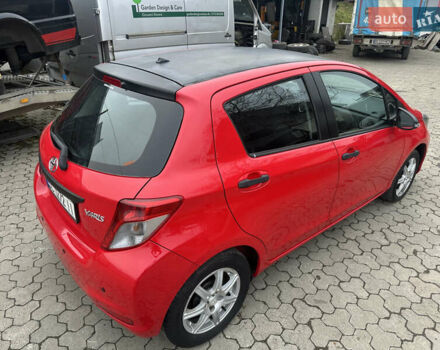 Червоний Тойота Яріс, об'ємом двигуна 1.36 л та пробігом 127 тис. км за 5950 $, фото 5 на Automoto.ua