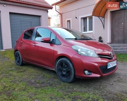 Красный Тойота Ярис, объемом двигателя 1.3 л и пробегом 177 тыс. км за 7600 $, фото 1 на Automoto.ua