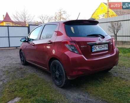 Красный Тойота Ярис, объемом двигателя 1.3 л и пробегом 177 тыс. км за 7600 $, фото 4 на Automoto.ua