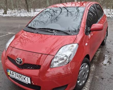 Червоний Тойота Яріс, об'ємом двигуна 1.33 л та пробігом 84 тис. км за 7800 $, фото 1 на Automoto.ua
