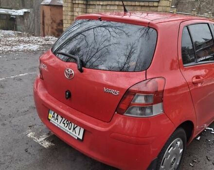Червоний Тойота Яріс, об'ємом двигуна 1.33 л та пробігом 84 тис. км за 7800 $, фото 3 на Automoto.ua