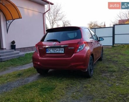 Красный Тойота Ярис, объемом двигателя 1.3 л и пробегом 177 тыс. км за 7600 $, фото 5 на Automoto.ua