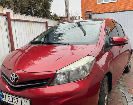 Красный Тойота Ярис, объемом двигателя 1.4 л и пробегом 232 тыс. км за 6500 $, фото 3 на Automoto.ua