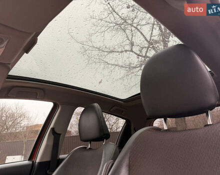 Красный Тойота Ярис, объемом двигателя 1.33 л и пробегом 140 тыс. км за 6700 $, фото 1 на Automoto.ua