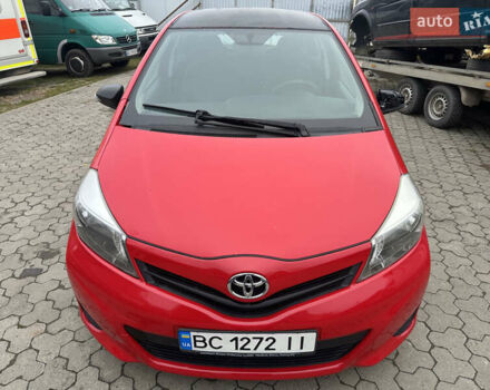 Червоний Тойота Яріс, об'ємом двигуна 1.36 л та пробігом 127 тис. км за 5950 $, фото 2 на Automoto.ua