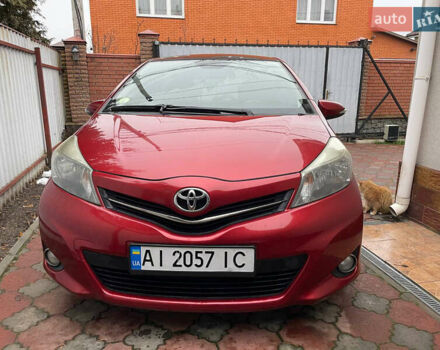 Красный Тойота Ярис, объемом двигателя 1.4 л и пробегом 232 тыс. км за 6500 $, фото 4 на Automoto.ua