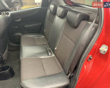 Красный Тойота Ярис, объемом двигателя 1.33 л и пробегом 140 тыс. км за 6700 $, фото 15 на Automoto.ua