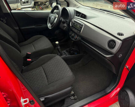 Червоний Тойота Яріс, об'ємом двигуна 1.36 л та пробігом 127 тис. км за 6300 $, фото 9 на Automoto.ua
