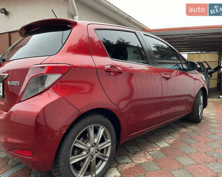 Красный Тойота Ярис, объемом двигателя 1.4 л и пробегом 232 тыс. км за 6500 $, фото 6 на Automoto.ua
