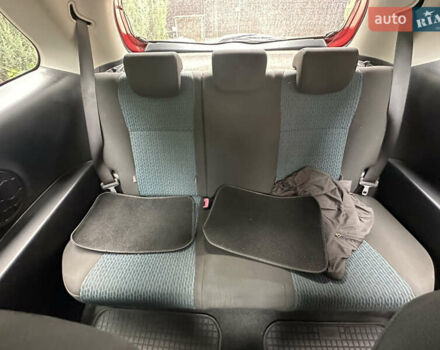 Красный Тойота Ярис, объемом двигателя 1.33 л и пробегом 129 тыс. км за 7300 $, фото 18 на Automoto.ua