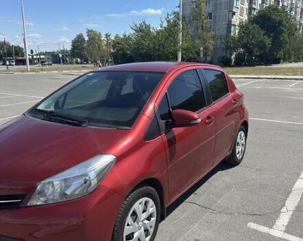 Червоний Тойота Яріс, об'ємом двигуна 1.4 л та пробігом 148 тис. км за 9000 $, фото 4 на Automoto.ua