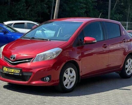 Красный Тойота Ярис, объемом двигателя 1.4 л и пробегом 269 тыс. км за 7600 $, фото 2 на Automoto.ua