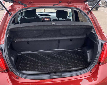 Червоний Тойота Яріс, об'ємом двигуна 1.33 л та пробігом 115 тис. км за 11700 $, фото 6 на Automoto.ua