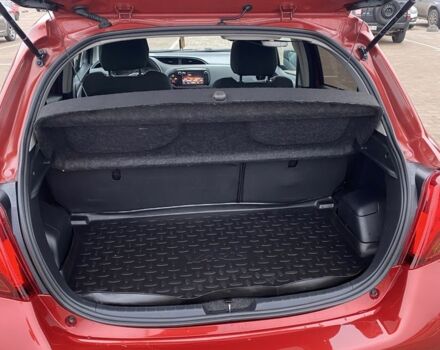 Червоний Тойота Яріс, об'ємом двигуна 1.3 л та пробігом 115 тис. км за 11700 $, фото 13 на Automoto.ua