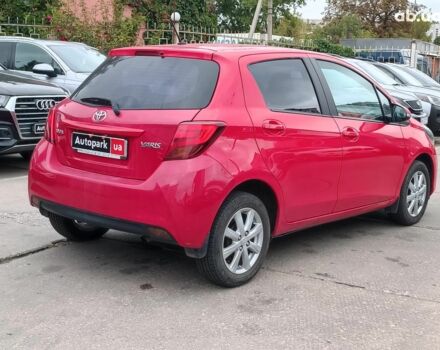 Червоний Тойота Яріс, об'ємом двигуна 1.3 л та пробігом 88 тис. км за 10440 $, фото 6 на Automoto.ua