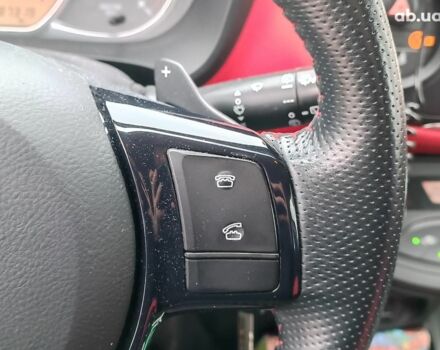 Червоний Тойота Яріс, об'ємом двигуна 1.3 л та пробігом 88 тис. км за 10440 $, фото 23 на Automoto.ua