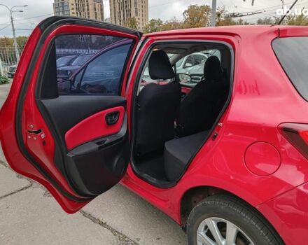 Червоний Тойота Яріс, об'ємом двигуна 1.3 л та пробігом 88 тис. км за 10440 $, фото 12 на Automoto.ua