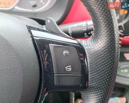 Червоний Тойота Яріс, об'ємом двигуна 1.3 л та пробігом 88 тис. км за 10490 $, фото 23 на Automoto.ua