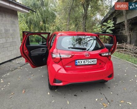 Тойота Ярис 2018 в Харькове на Automoto.ua Красный Тойота Ярис, объемом двигателя 1 л и пробегом 21 тыс. км за 10500 $, фото 1 на Automoto.ua