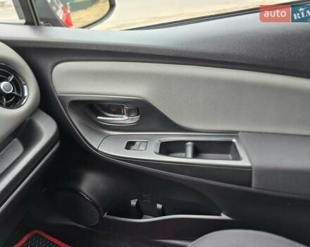 Тойота Ярис 2018 в Харькове на Automoto.ua Красный Тойота Ярис, объемом двигателя 1 л и пробегом 21 тыс. км за 10500 $, фото 61 на Automoto.ua