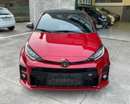 Красный Тойота Ярис, объемом двигателя 1.6 л и пробегом 18 тыс. км за 6500 $, фото 1 на Automoto.ua